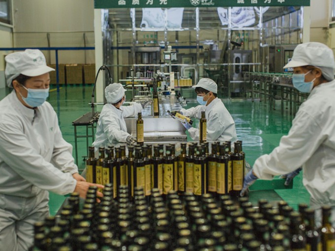 大家都知道，每一滴醇香的祥宇莊園橄欖油，都源自一顆顆小小的油橄欖果實(shí)。今天，就讓..